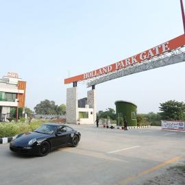 Upto 90 ft Carpeted Roads